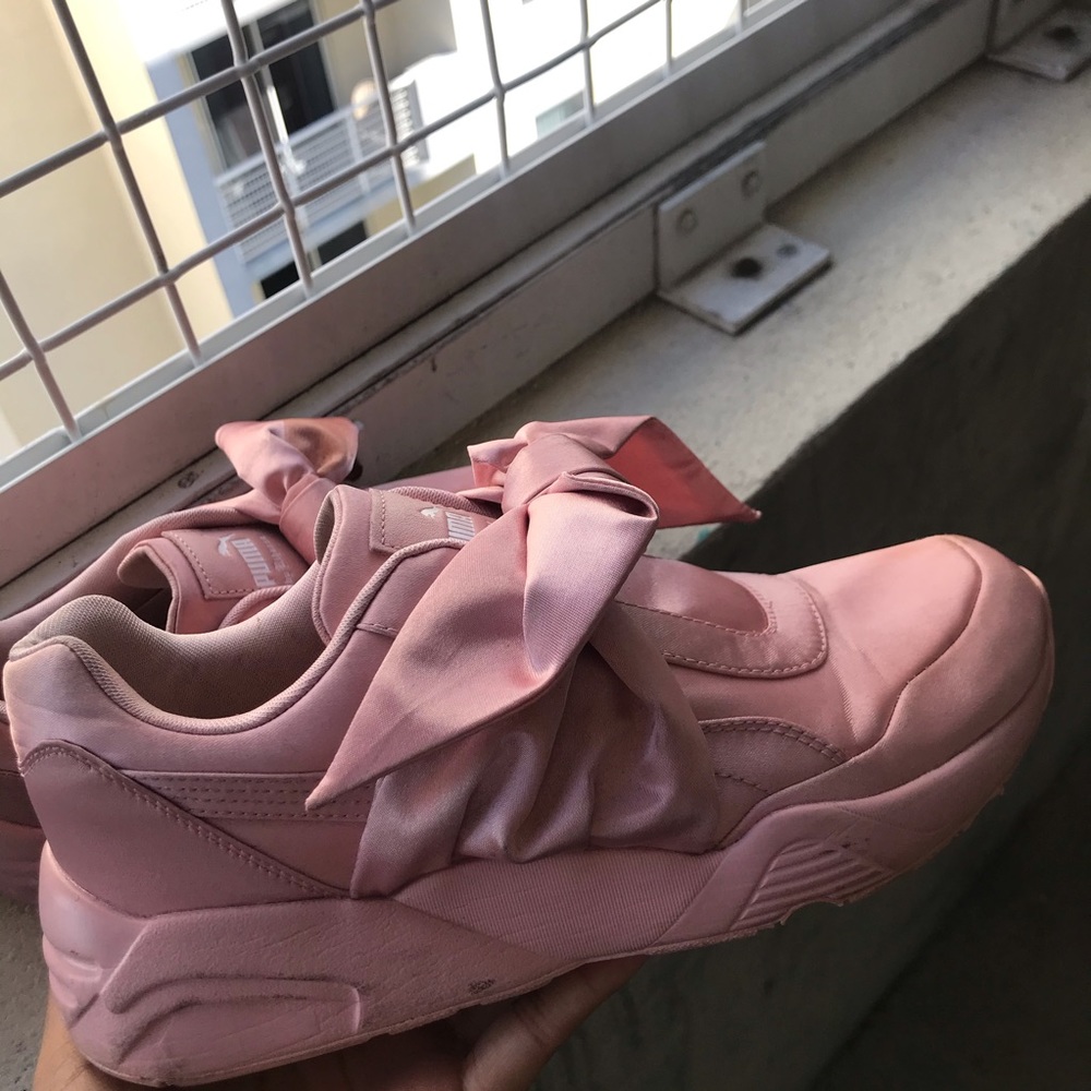 FENTY PUMA PINK BOW SNEAKERS